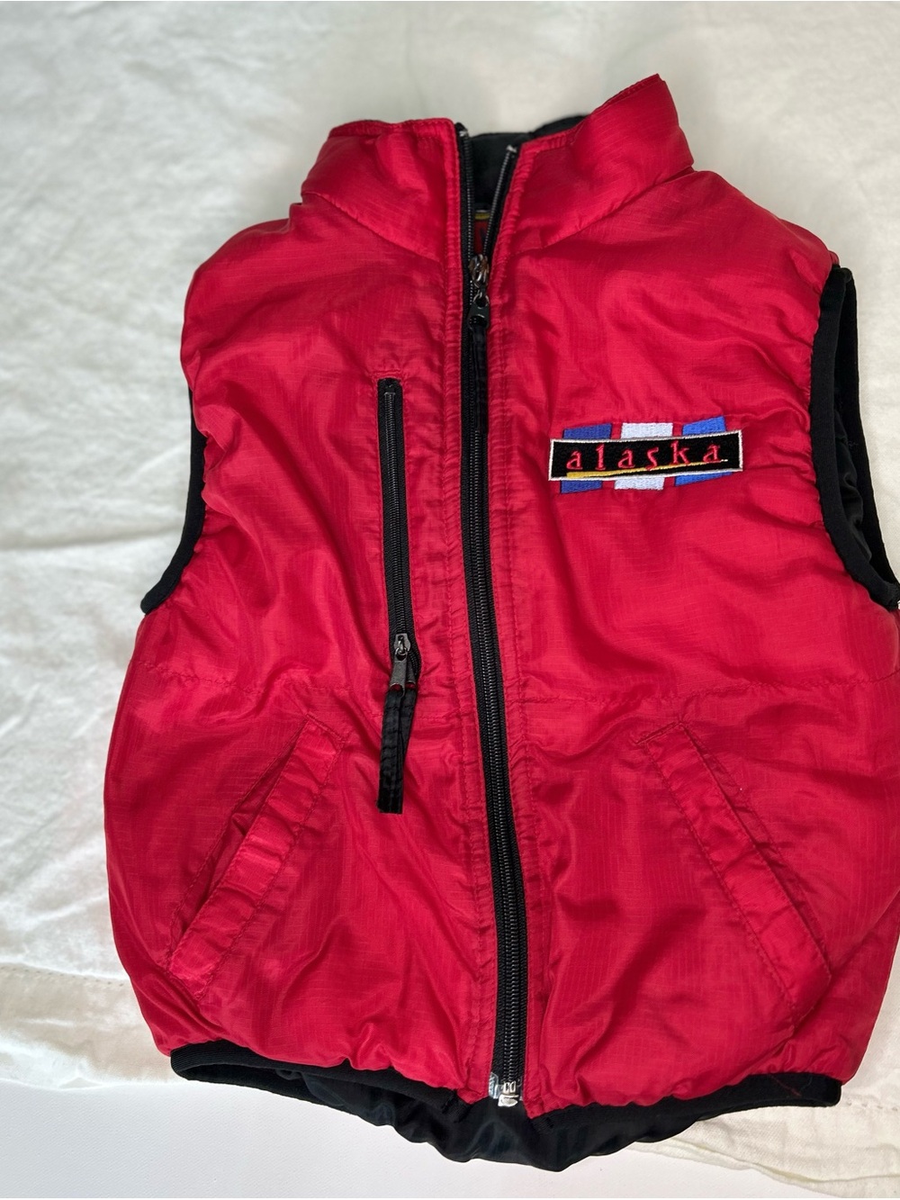 Vtg Polar Graphics USA Kids Alaska Puffer Vest Red Black Size 4 90s streetwear
